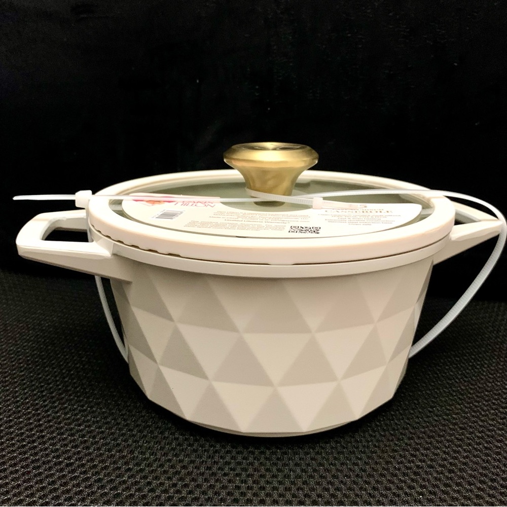 New Paris hilton cast aluminum 1.5 Quart casserole